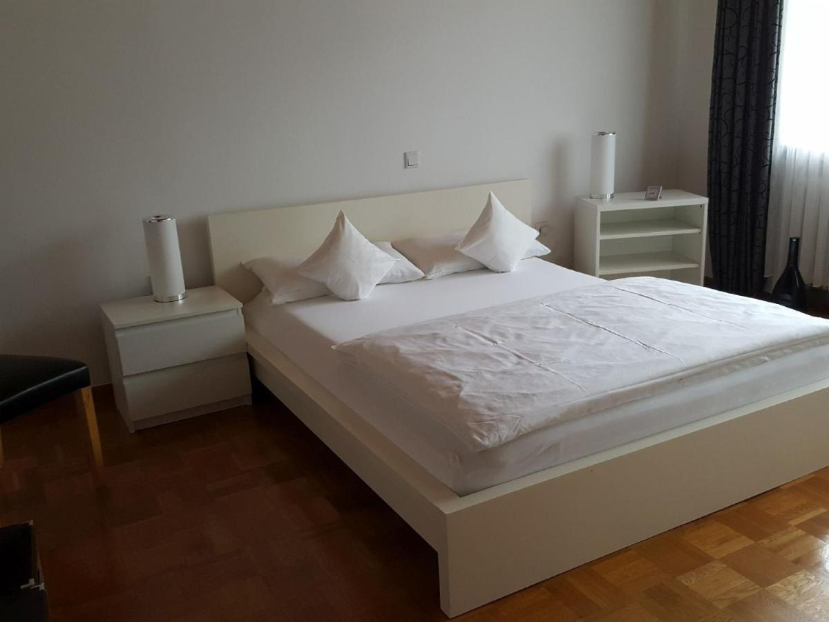 Ferienwohnungen Am Finkenweg 베슈트비크 외부 사진